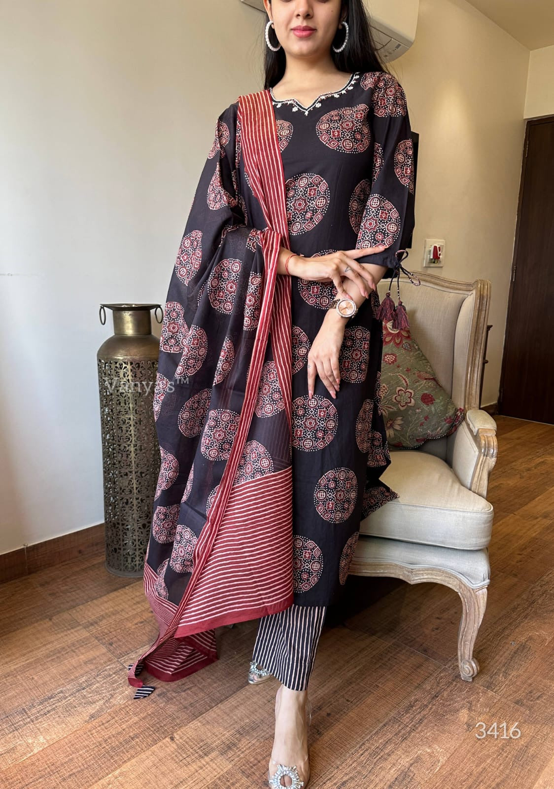 Black embroidery Suit Set