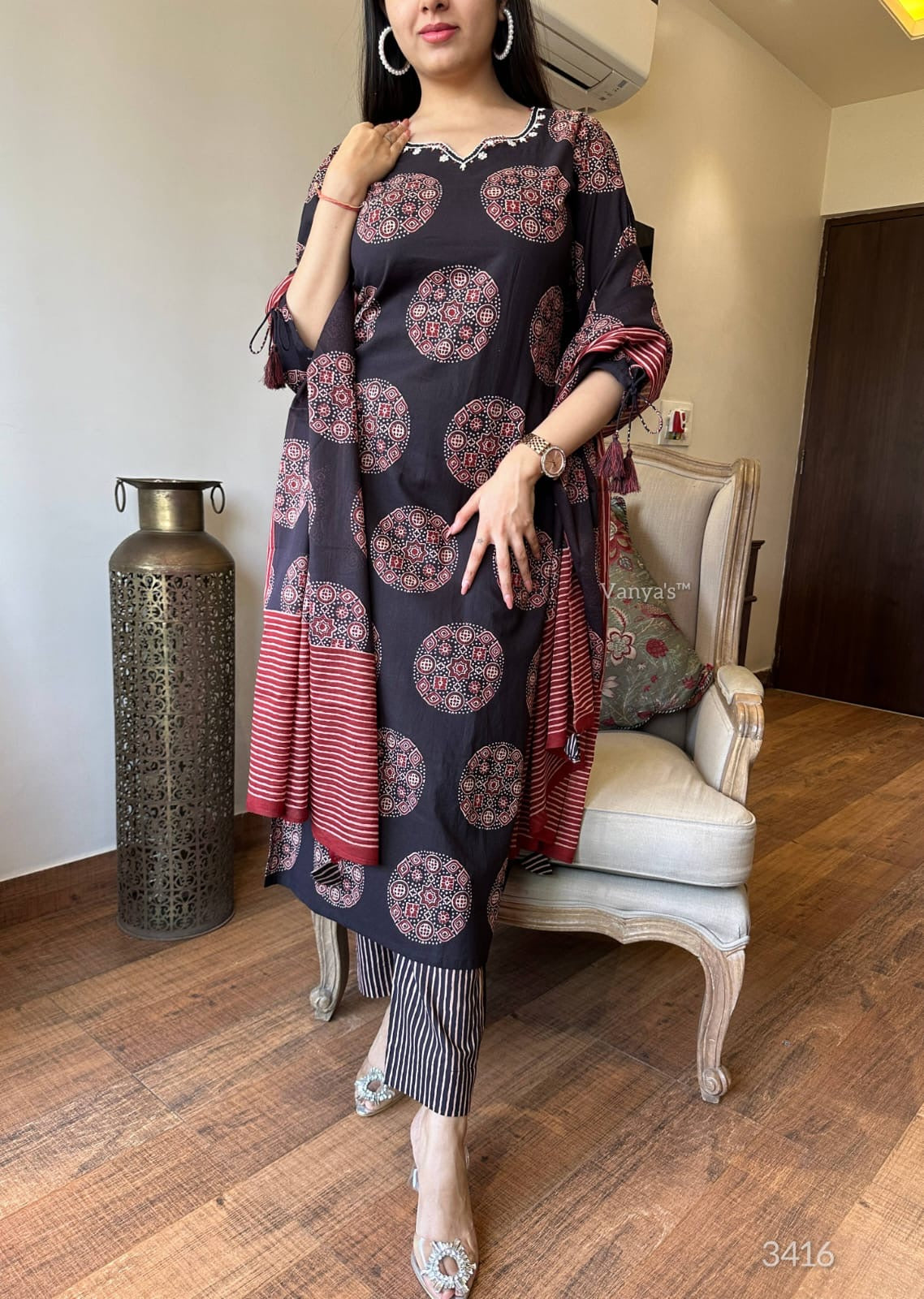 Black embroidery Suit Set