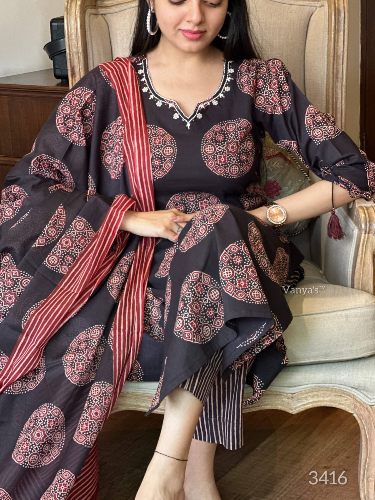 Black embroidery Suit Set
