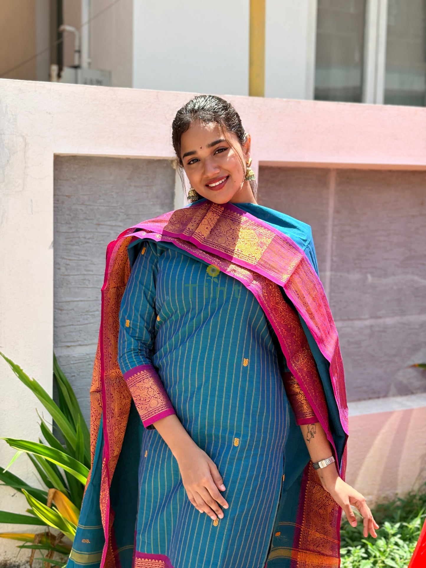 Size XS Peacock & bougainvillea garden