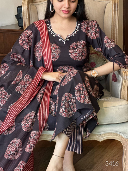 Black embroidery Suit Set