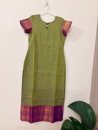 Size XS Lotus courtyard Kurta with Kota dupatta