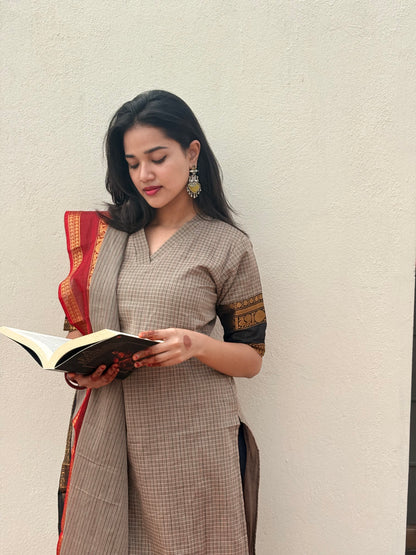 Clay & Gold Kanchi Cotton Kurta dupatta