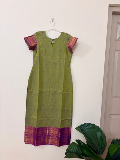 Size XS Lotus courtyard Kurta with Kota dupatta