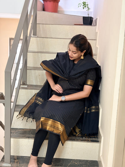 Midnight Gold Kanchi Cotton Kurta dupatta